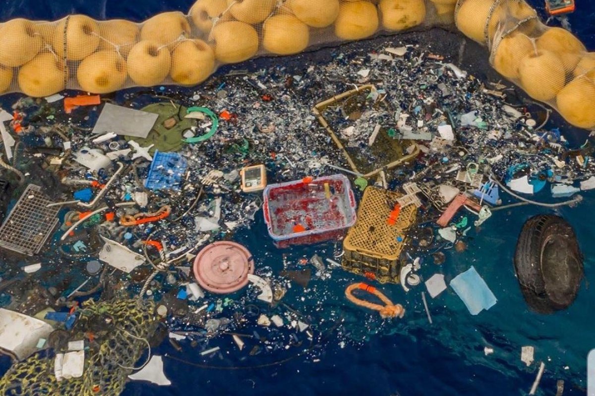 Máquina que limpa o oceano conseguiu recolher lixo em grande escala
