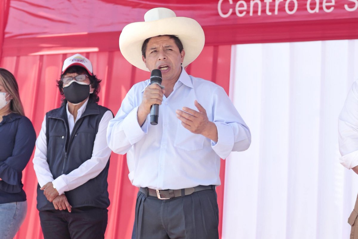 Presidente do Peru é denunciado por suposto tráfico de influência