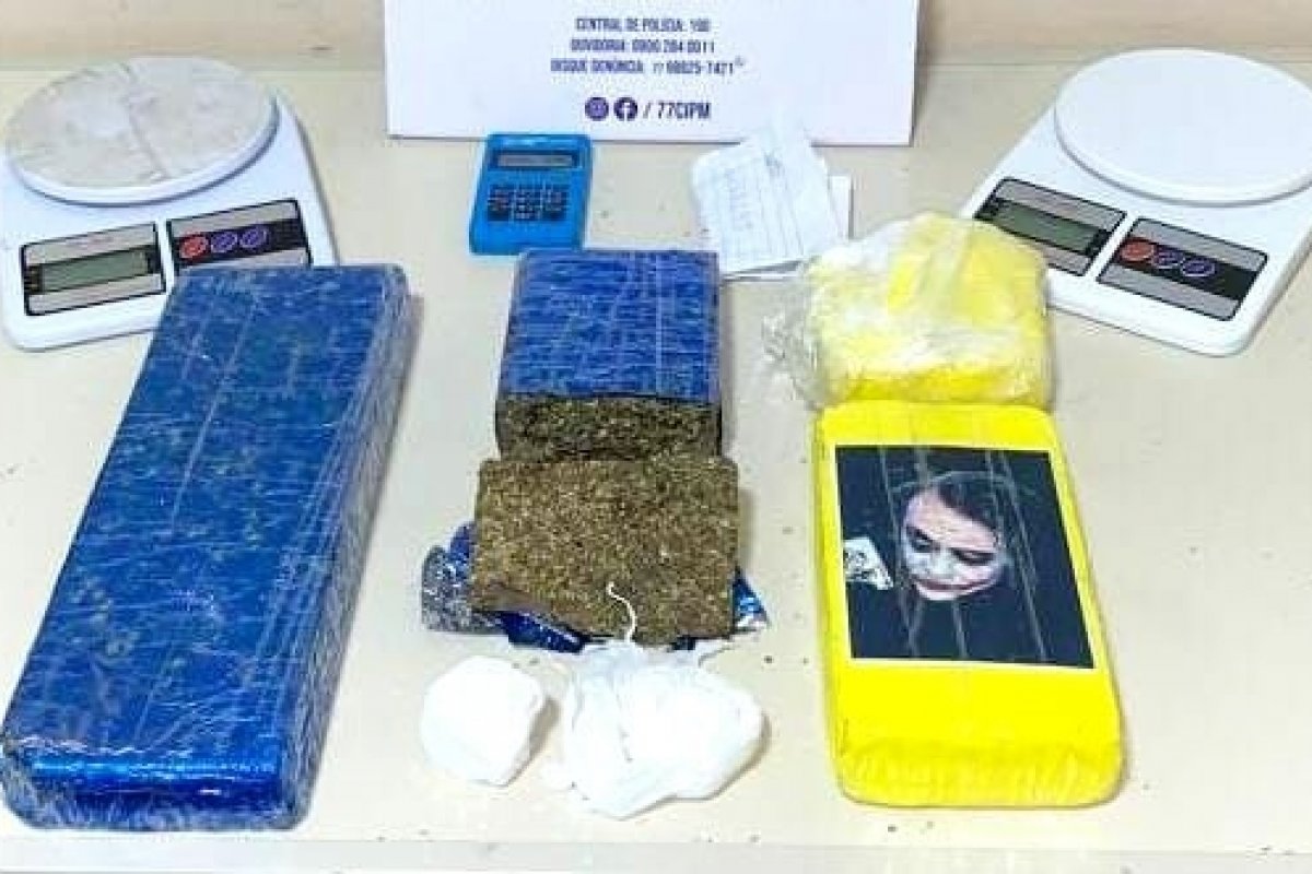 Trio é preso em Vitória da Conquista com 3kg de drogas pela 77ª CIPM