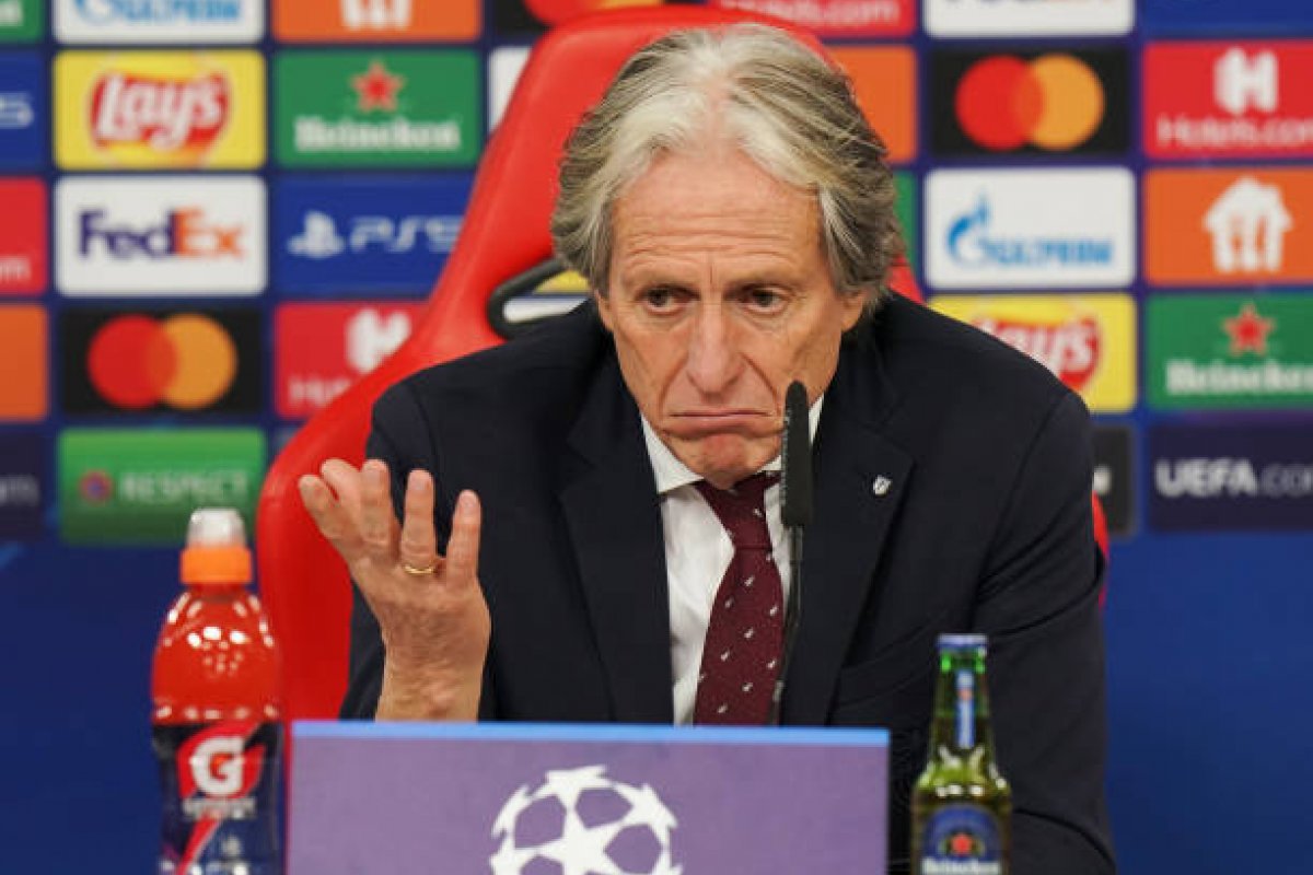 Jorge Jesus recusa retornar ao Flamengo, afirma jornal português