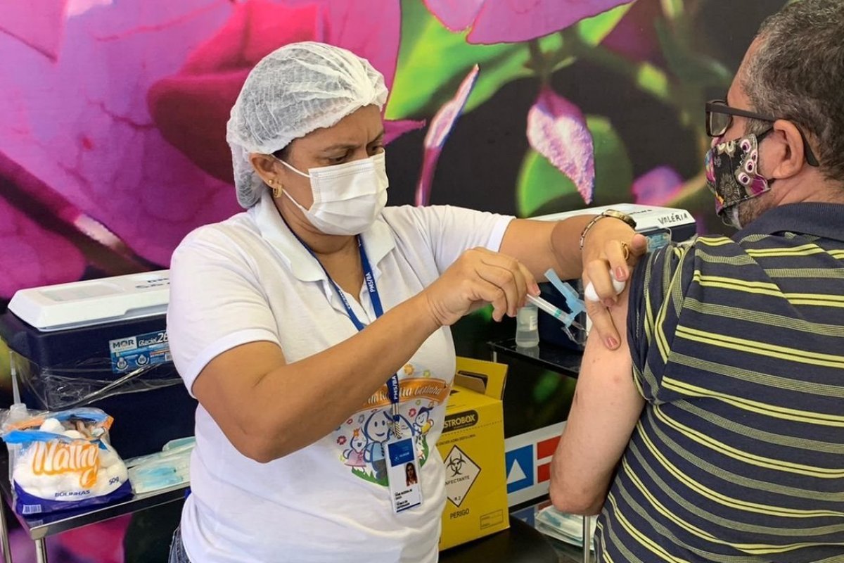 Mais 72 mil pessoas compareceram aos locais de imunização em Salvador, diz SMS