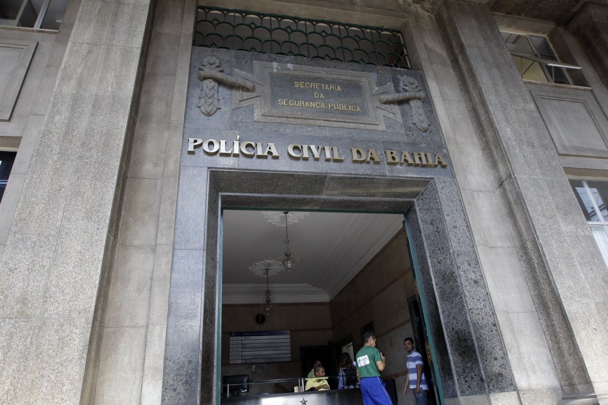 Delegada e investigadores são detidos em Salvador após denúncias de 'excessos'