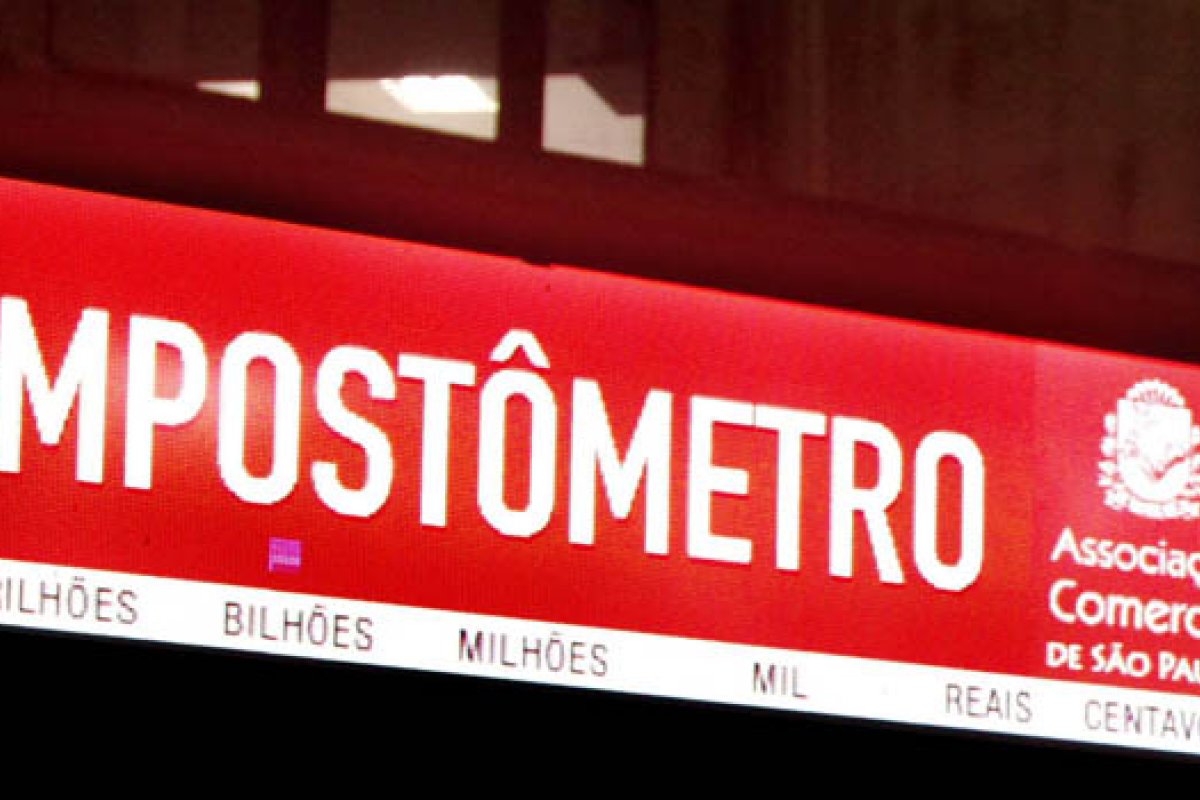 Brasileiros já pagaram R$ 2,5 trilhões em impostos neste ano, afirma ACSP