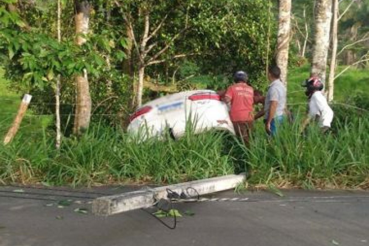 Após bater em árvore, motorista morre e outras três pessoas ficam feridas no município de Camacan