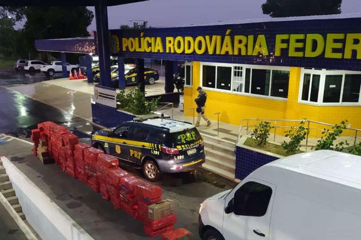 PRF apreende quase 1,5 tonelada de maconha no município de Vitória da Conquista