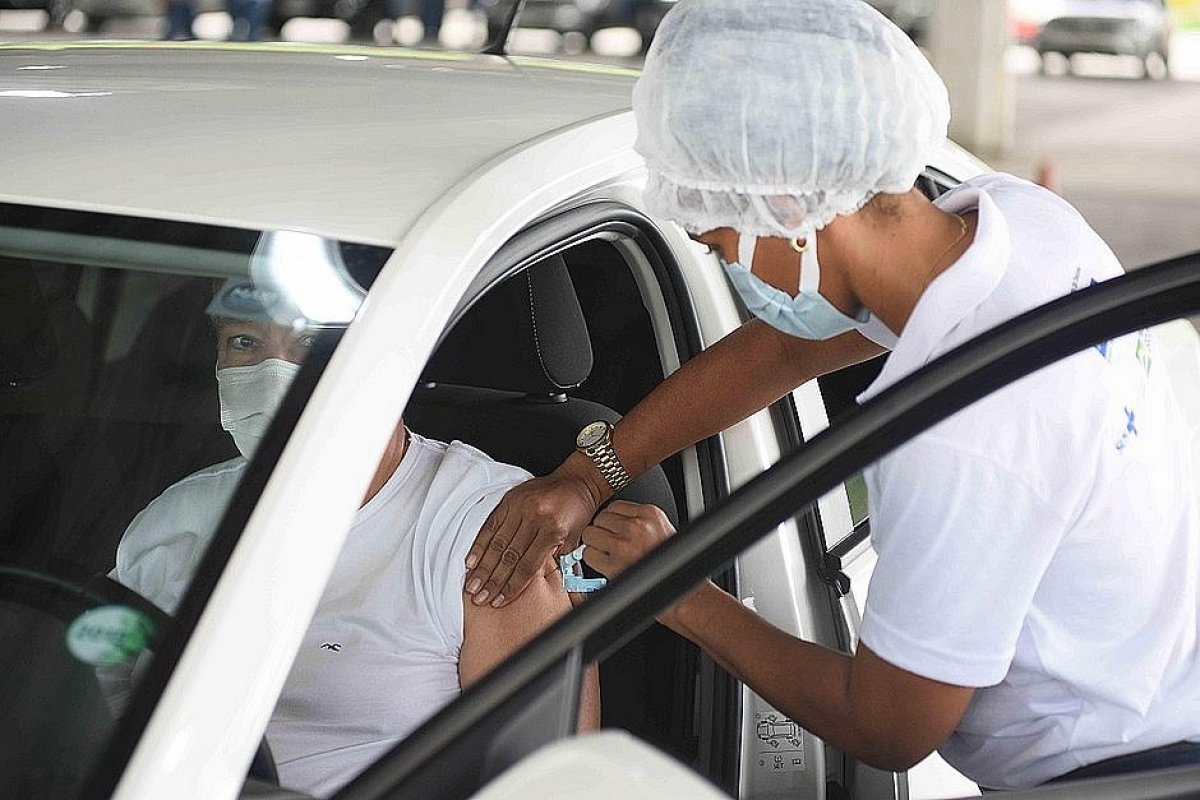 Salvador segue com aplicação das 1ª, 2ª e 3ª doses contra Covid-19; confira