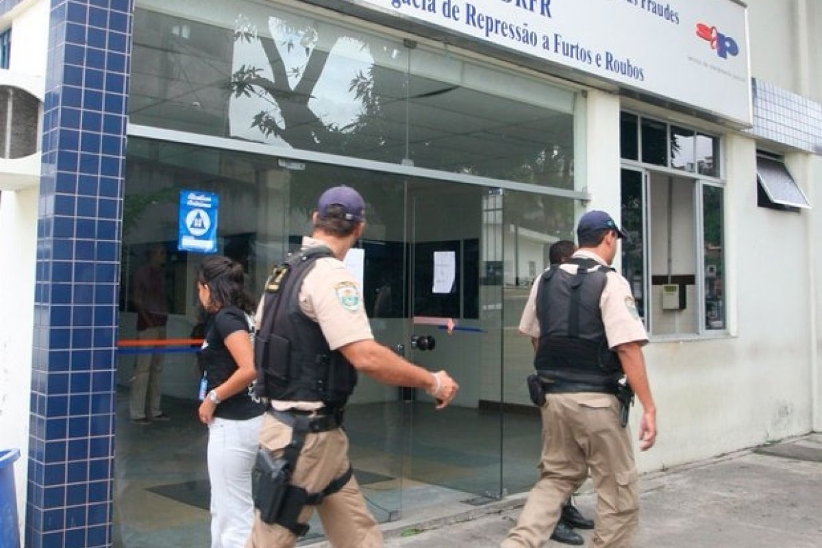 Delegada presa por tortura em Salvador é solta pela justiça