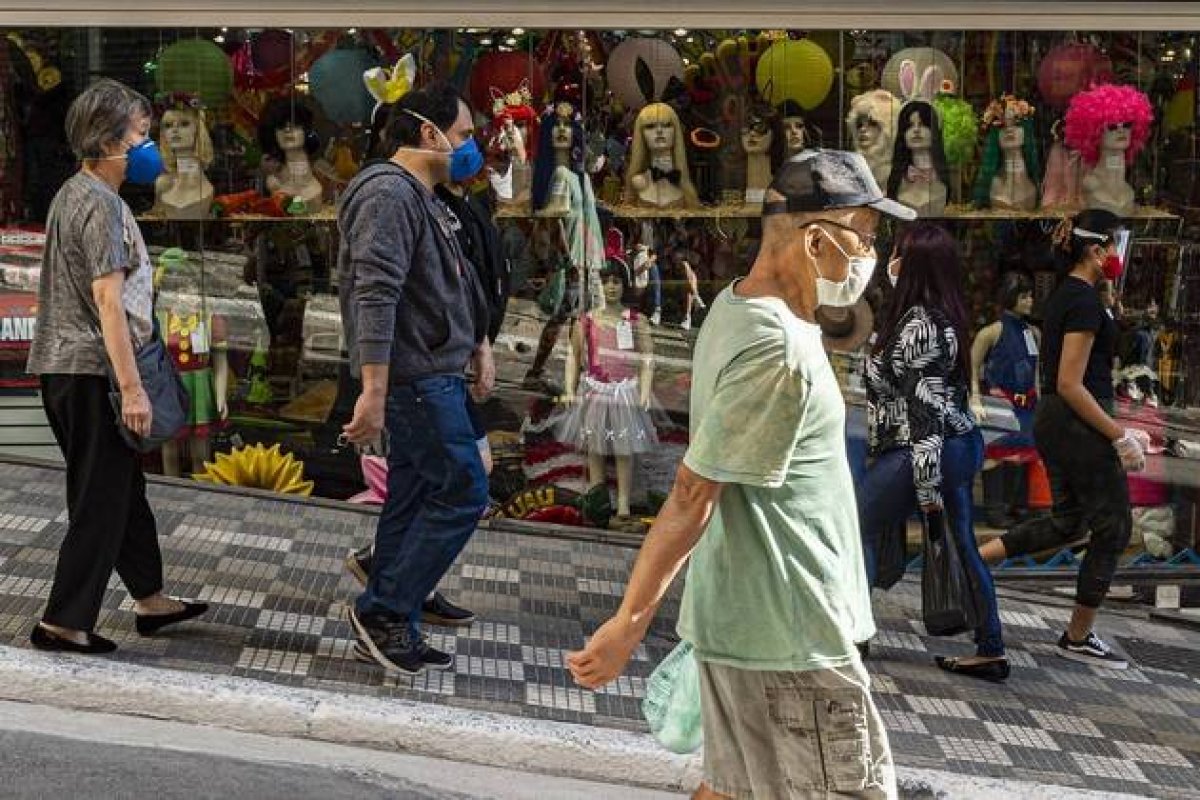 Confiança do consumidor cresce em dezembro, mas tem queda em 2021