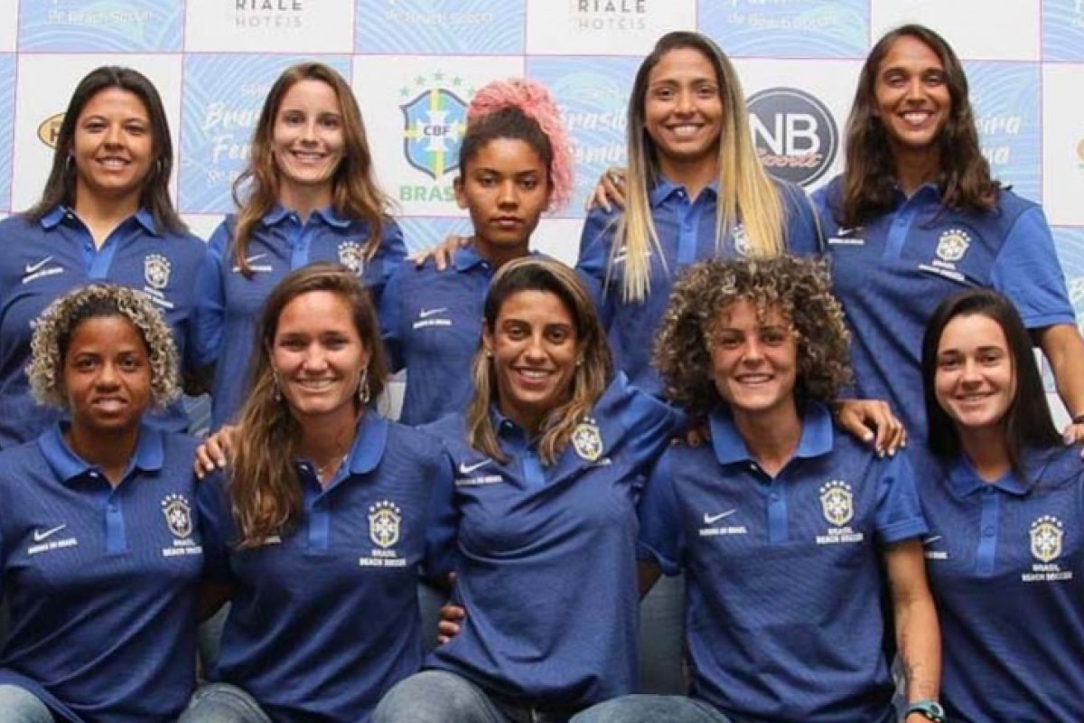 Seleção Brasileira feminina apresenta primeira equipe de Beach Soccer da história