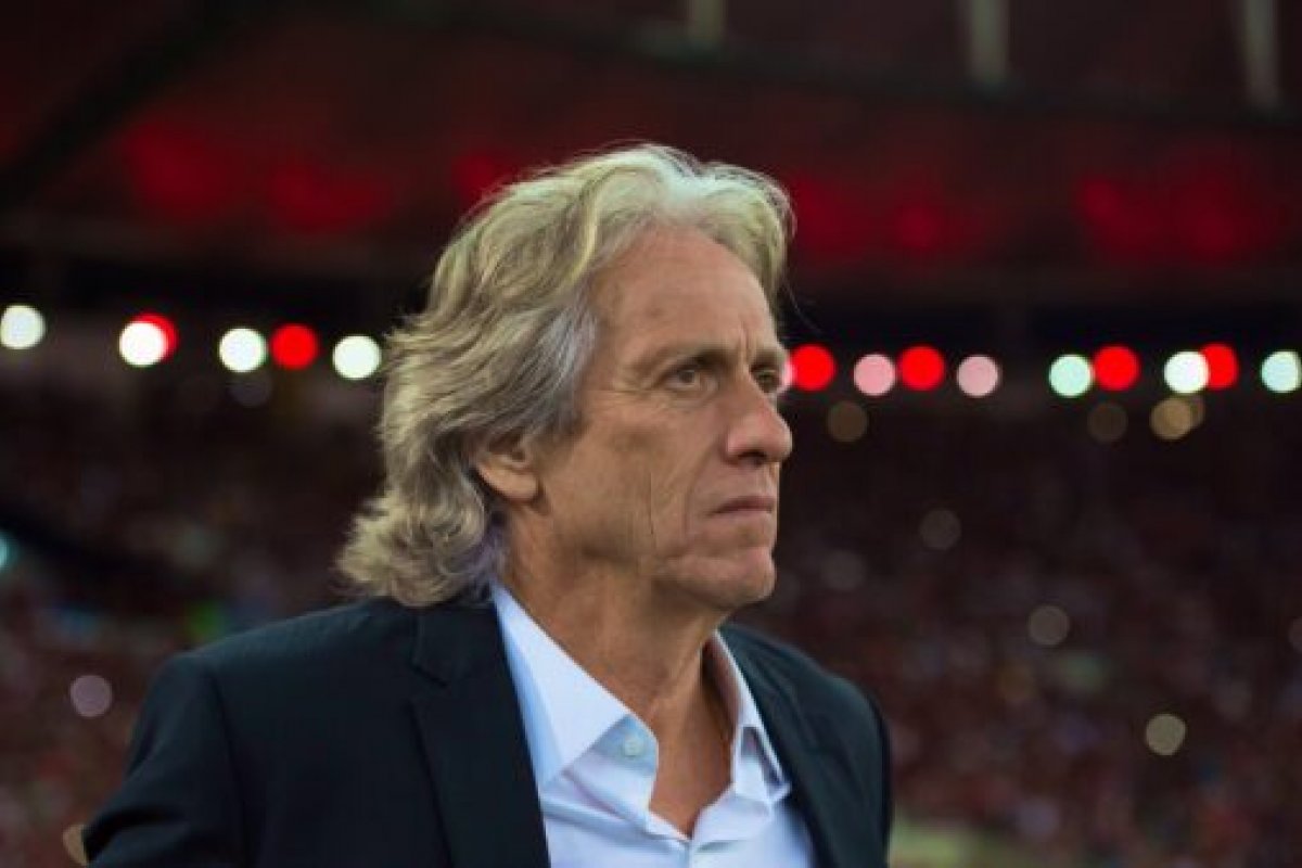 Em nota, Benfica desmente interesse de Jorge Jesus em voltar para o Flamengo