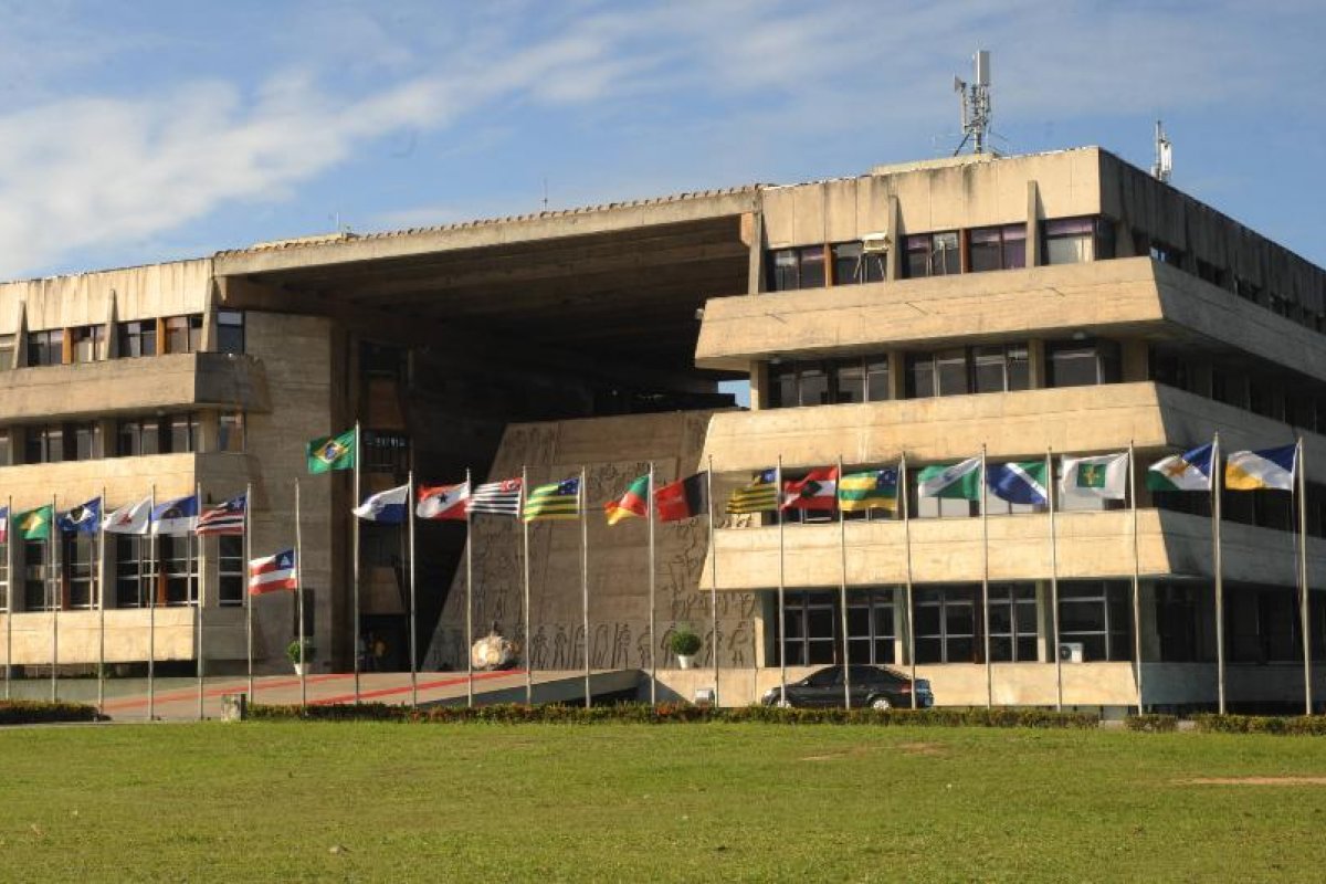 Alba aprova PL que determina reajuste de 4% para funcionalismo estadual de 2022