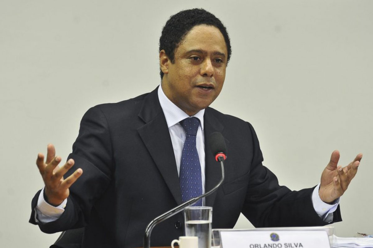 Podcast: O Lado B de Brasília - Orlando Silva