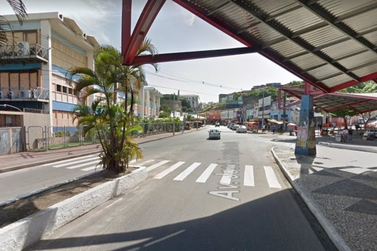 Adolescente suspeito de praticar assalto é baleado na Aquidabã, em Salvador