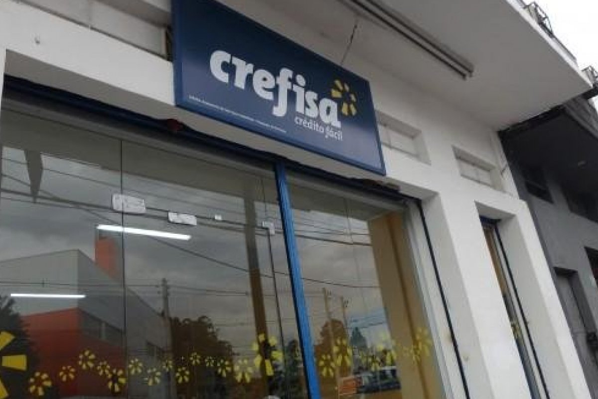 Vídeo: cliente espera mais de uma hora e não consegue falar com atendente da Crefisa