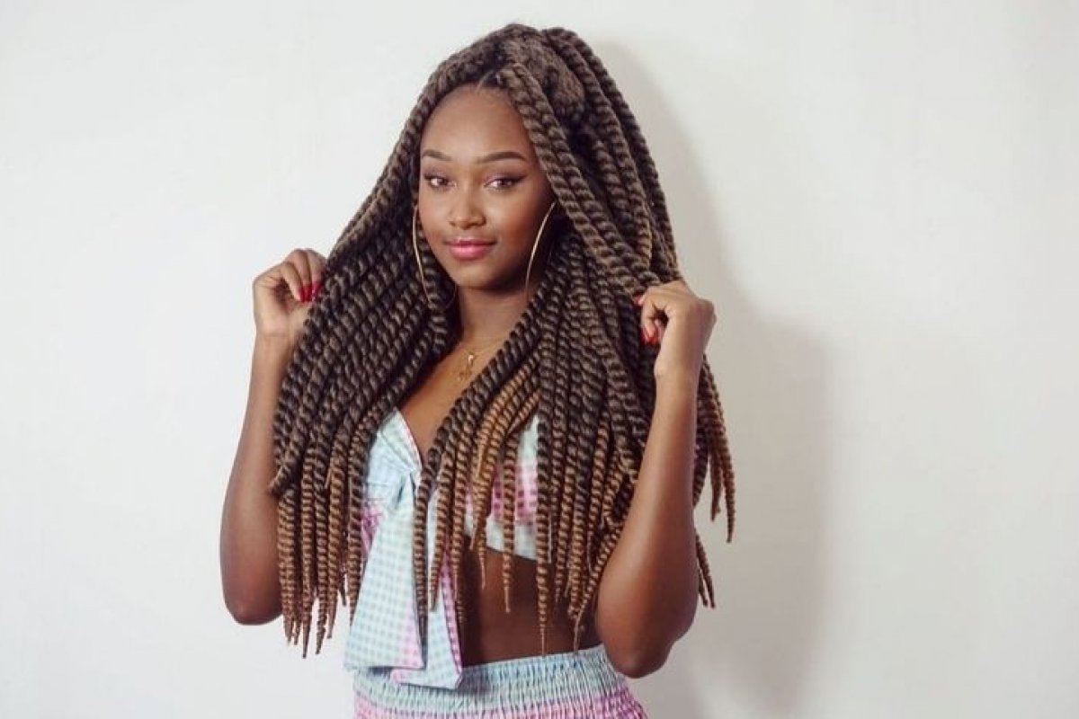 Geovana Lins leva arrocha e 'sofrência' para o Largo Pedro Archanjo, no Pelourinho