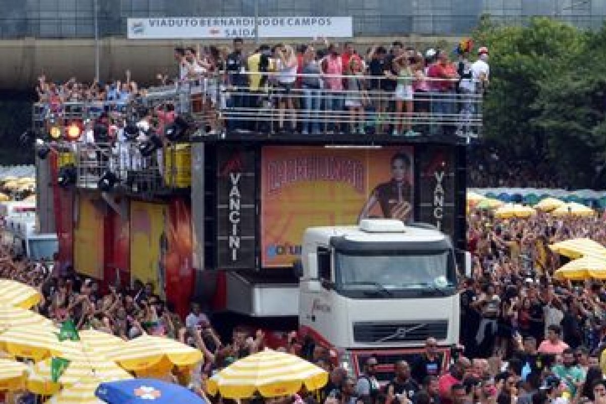 Vinte e quatro blocos cancelaram a participação do carnaval de rua de São Paulo em 2022