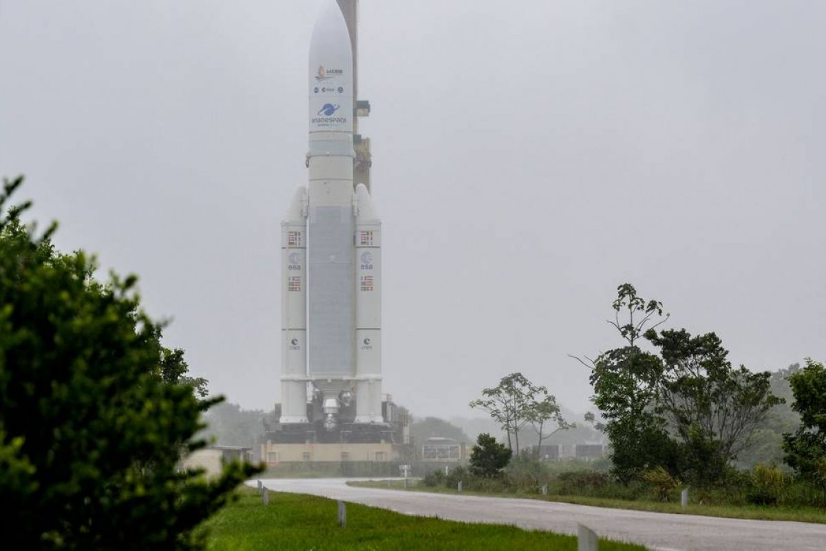 Telescópio espacial James Webb decolará da base aérea de Kourou, na Guiana Francesa neste sábado (25)