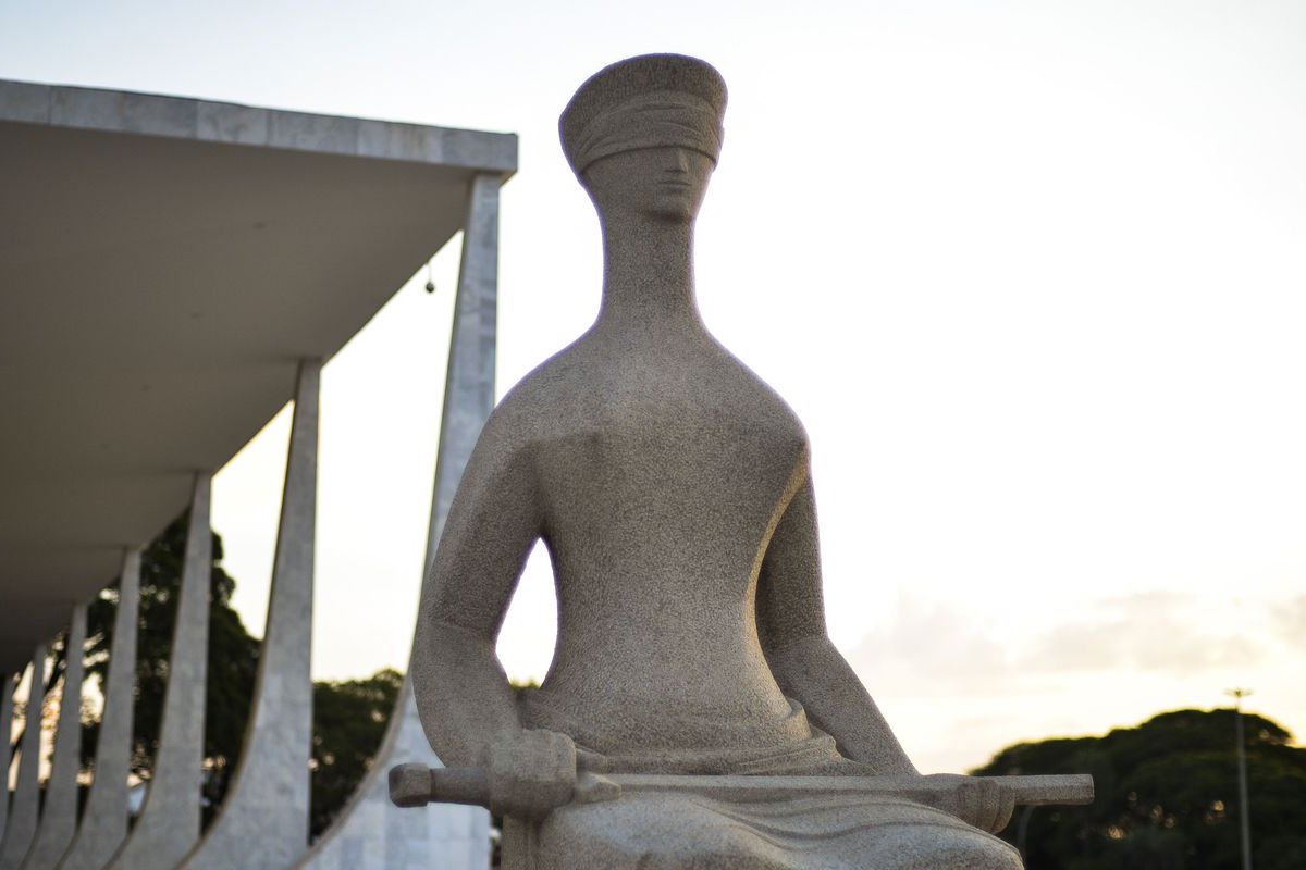 Plenário limita reeleição nas mesas diretoras das Assembleias Legislativas