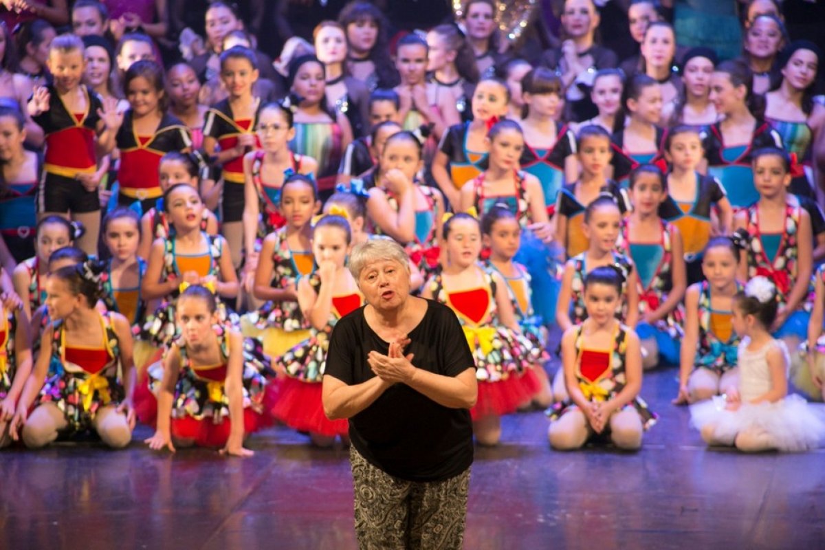 Escola de balé, em Santos, corre risco de fechar após dona perder mais de R$ 100 mil em golpe