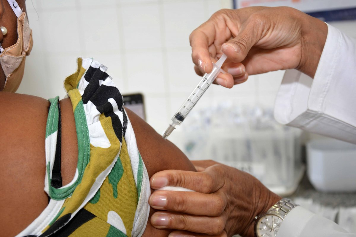 Salvador retoma vacinação contra Covid-19 nesta segunda-feira (27)