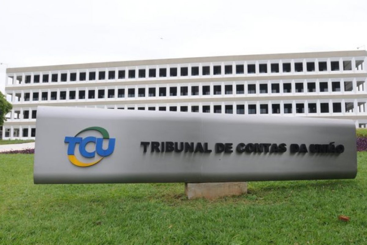 Ministério da Defesa gastou dinheiro da Covid-19 para a compra de filé mignon e picanha