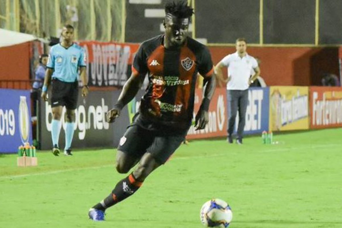 No retorno ao Barradão, Vitória vence Oeste e deixa Z-4