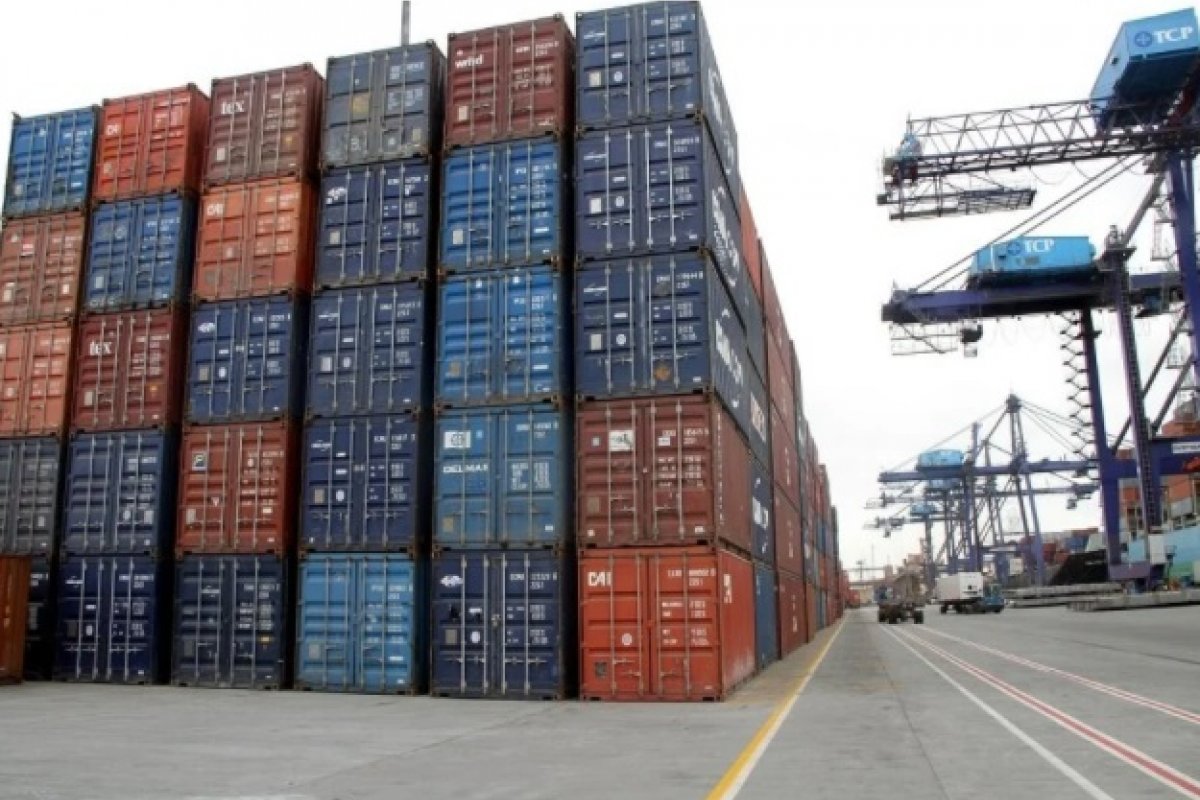 Saldo da balança comercial brasileira supera R$ 60 bilhões em 2021