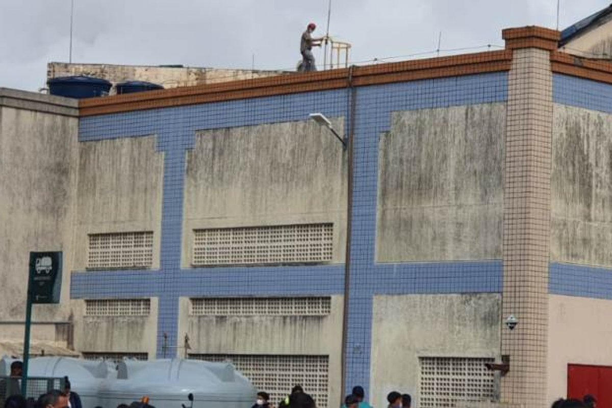 Princípio de incêndio atinge loja do Shopping Boulevard em Feira de Santana