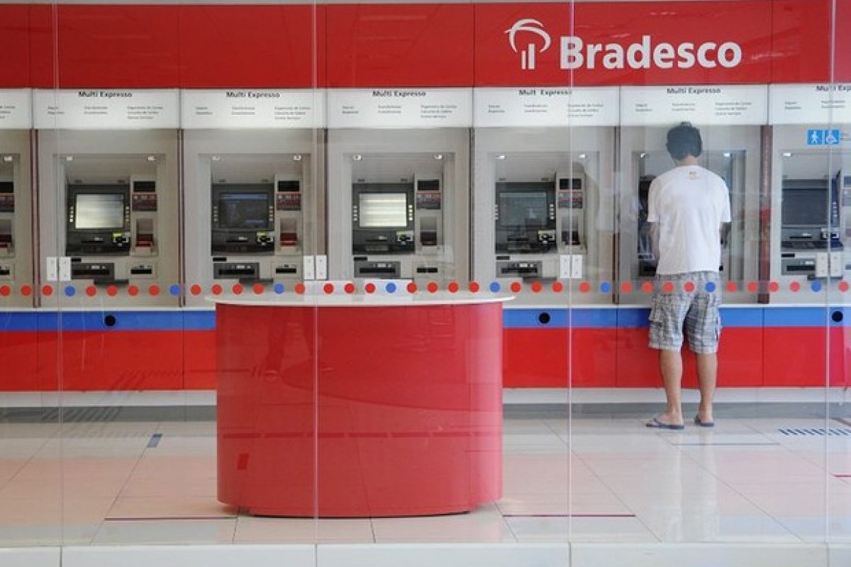 Vídeo: Bradesco pede desculpas ao agronegócio após sugerir redução do consumo de carne