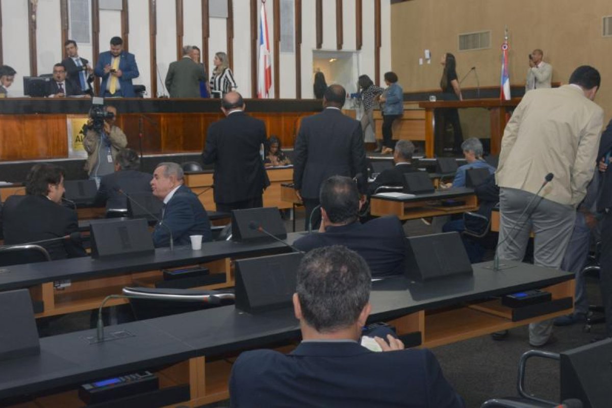 ALBA: pedido de vista adia votação do Plano Plurianual