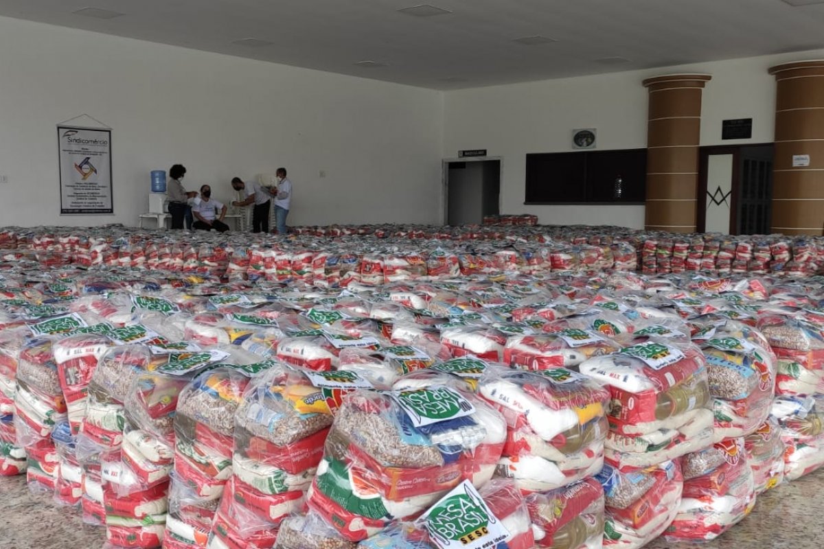 Entidades destinam mais de 90 toneladas de alimentos para municípios baianos atingidos pelas chuvas