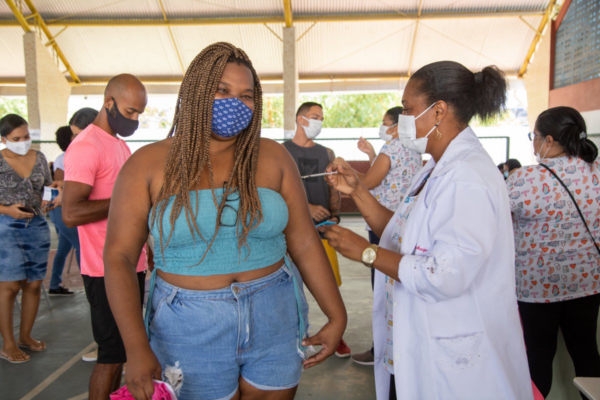 Covid-19: mais 25,5 mil pessoas são vacinadas com primeira dose na Bahia